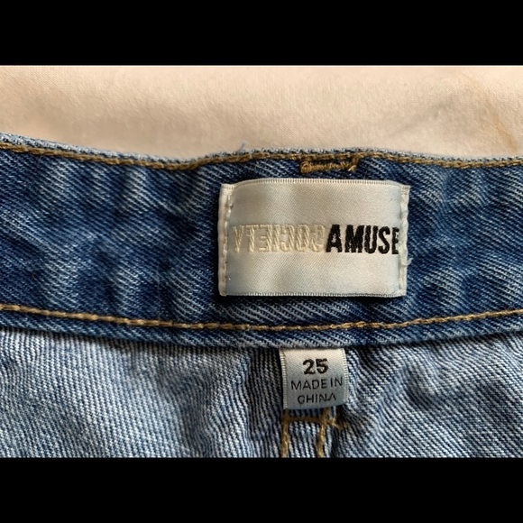 Amuse Society Jean Shorts - Picture 4 of 5